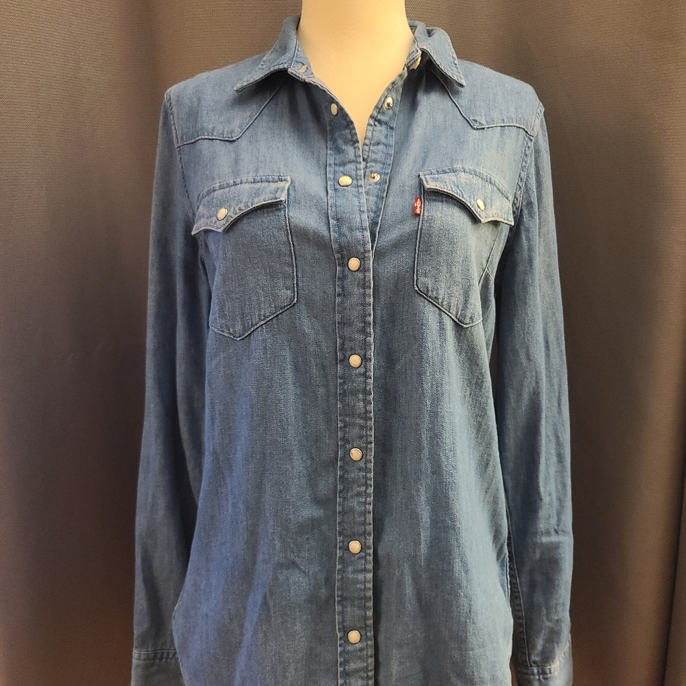 Levi's Denim button down shirt
